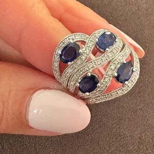 Beautiful White Gold, Diamond and Sapphire Ring